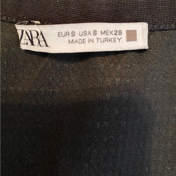 ZARA RED, WHITE & BLACK JACQUARD ZIP CROP TOP SIZE SMALL - Picture 5 of 6